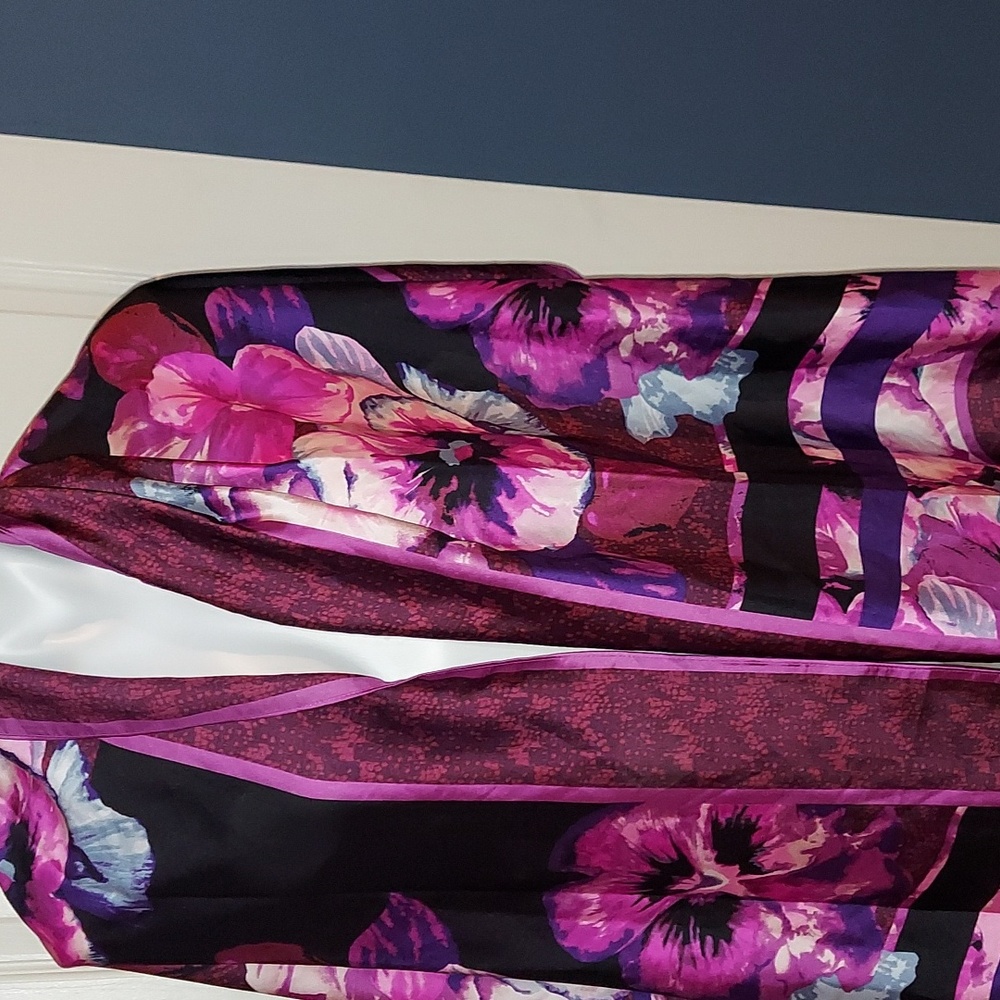 New White House Black Market Viola‎ Oblong Fashion Scarf Purple